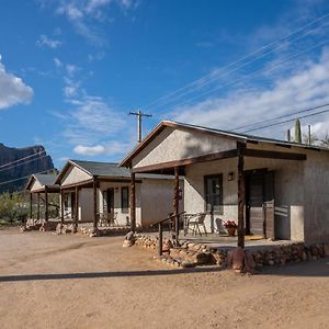 Queen Twin Bed Cabin